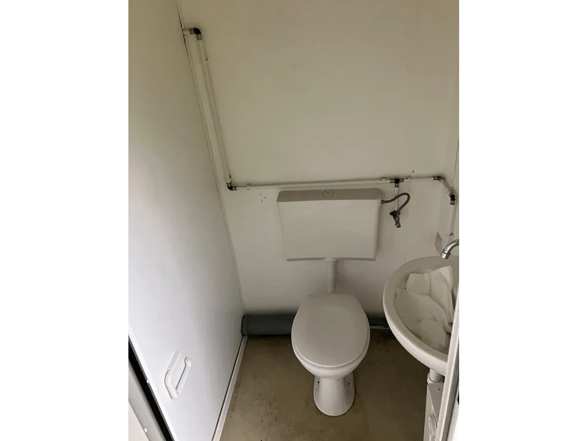 WC Kabine im Sanitärcontainer