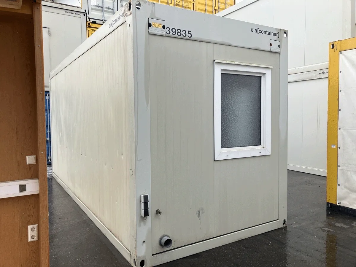 gebrauchter 20 fuß sanitärcontainer außenansicht mit eingangstür