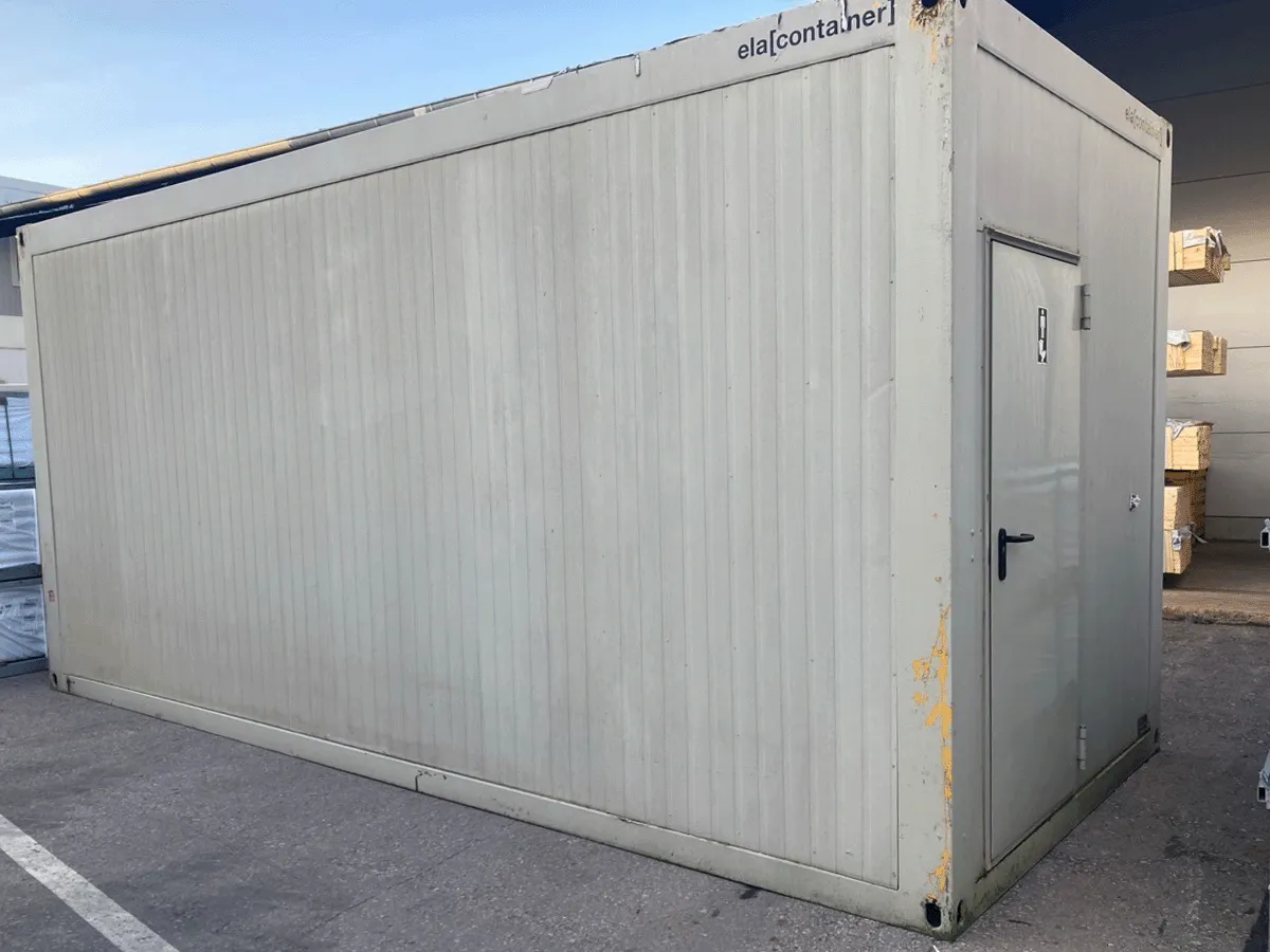 Sanitärcontainer außen grau mit Tür