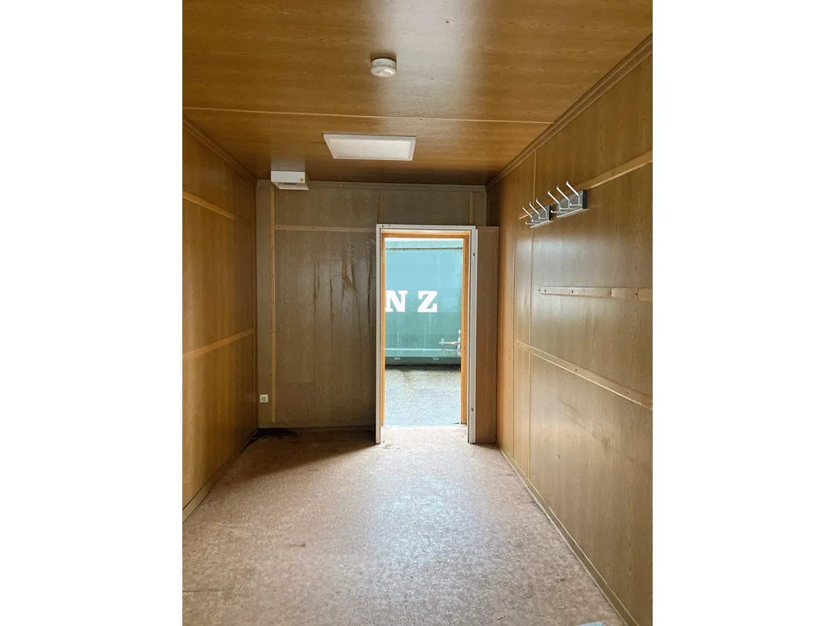 innenraum buerocontainer mit tuerausgang pvc boden modulcontainer buero