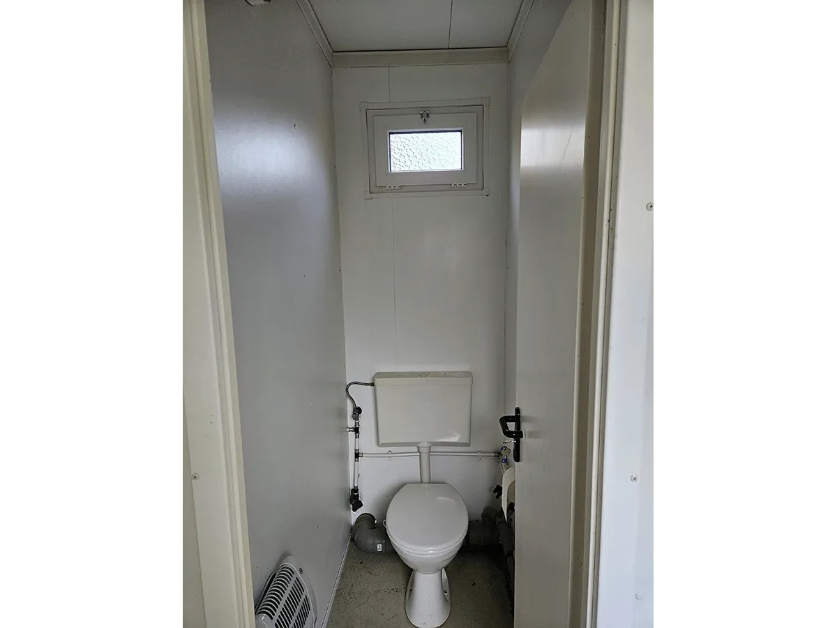 buerocontainer mit wc innen toilettenraum sanitärcontainer gebraucht