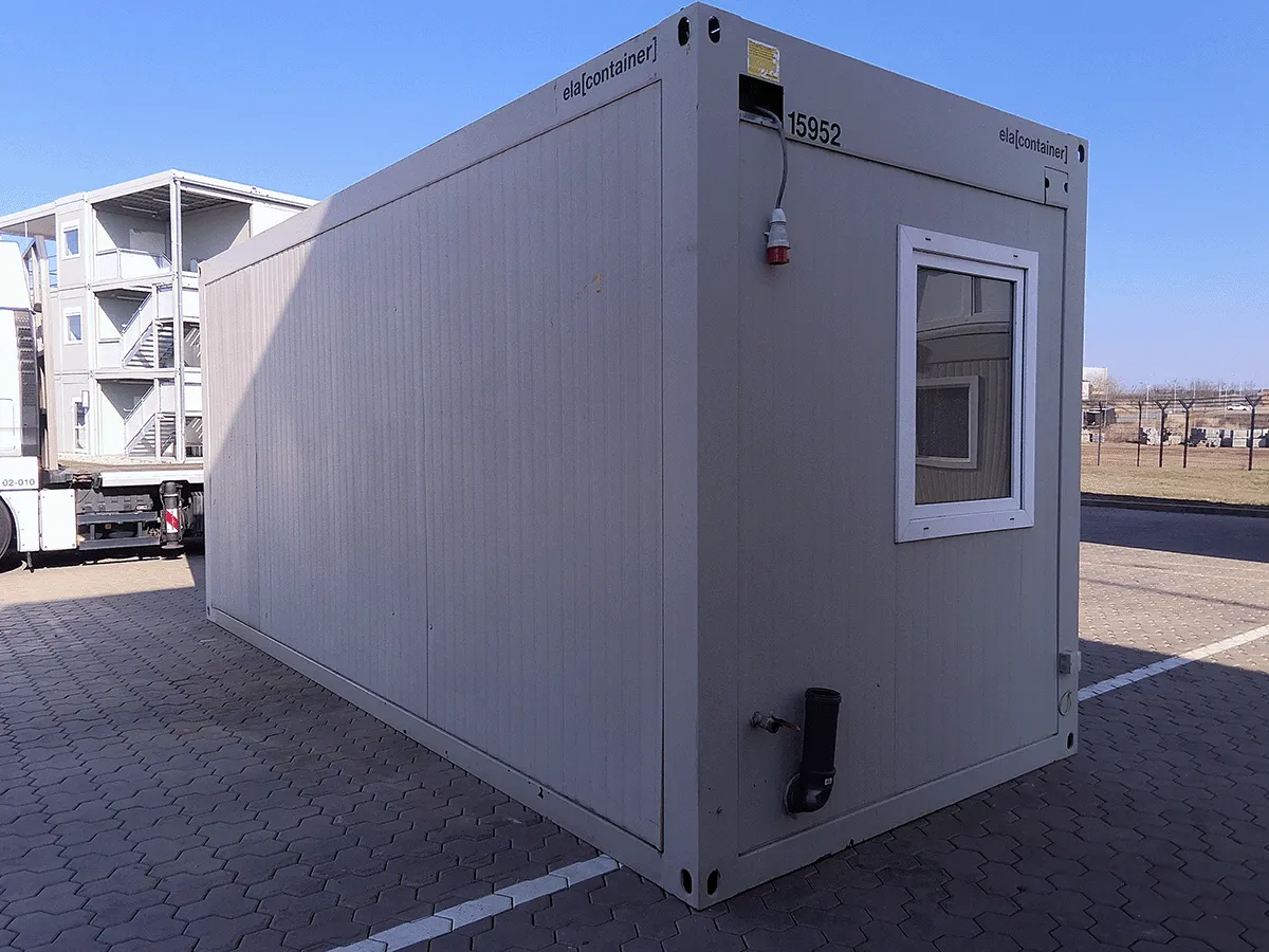 Sanitärcontainer außen grau mit Fenster