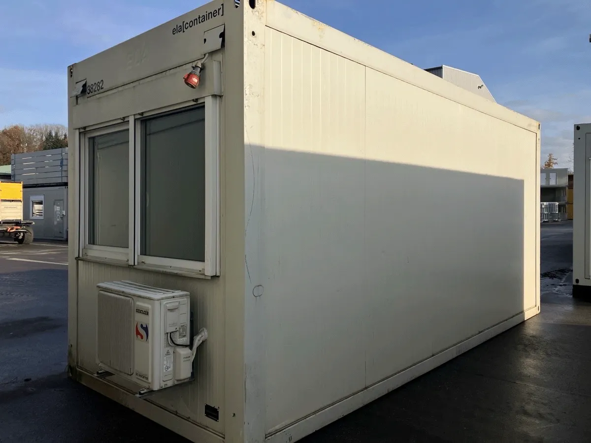 Gebrauchter Bürocontainer ELA Container weiß mit Fenster Klimaanlage und Außenleuchte