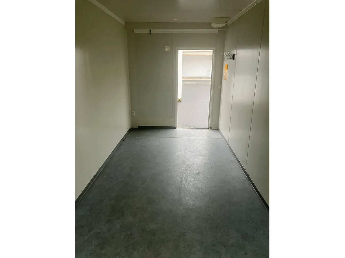 innenraum 20 fuß bürocontainer gebraucht mit pvc boden und eingang