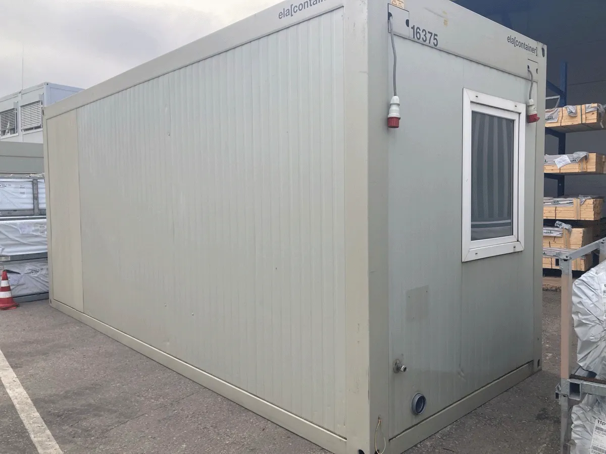 Sanitärcontainer außen grau mit Fenster