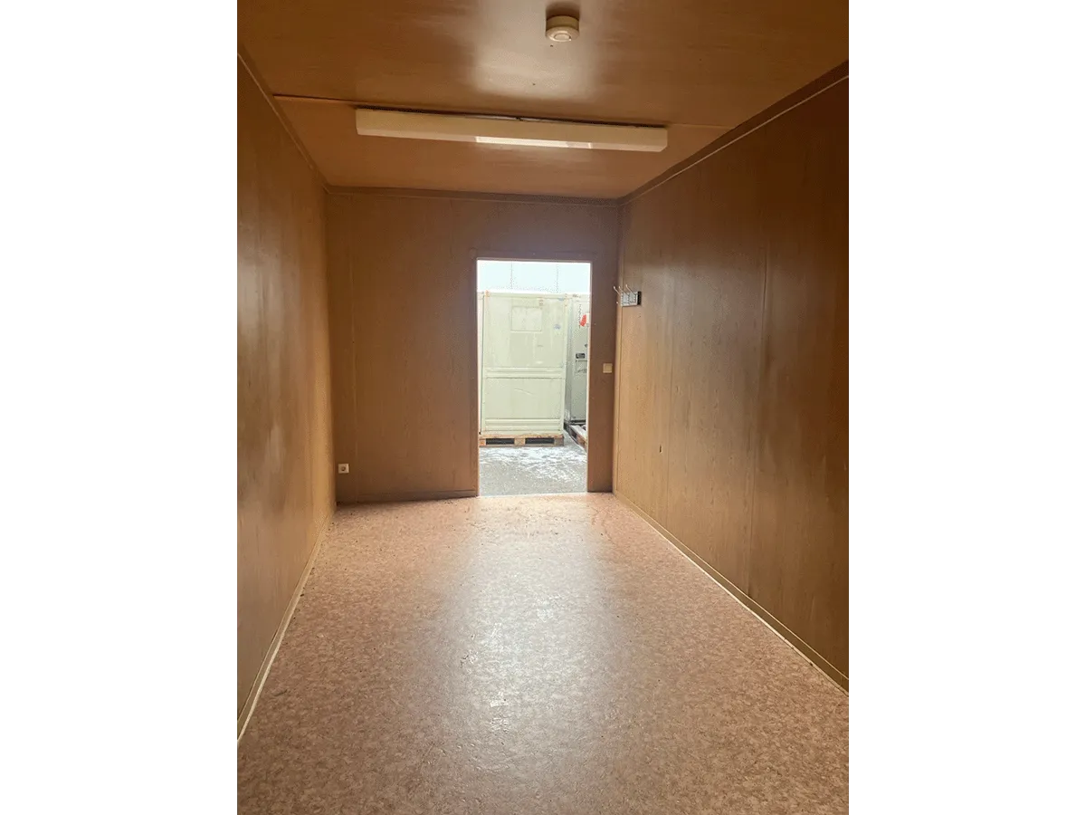 innenraum buerocontainer mit tuerausgang pvc boden modulcontainer buero gebraucht