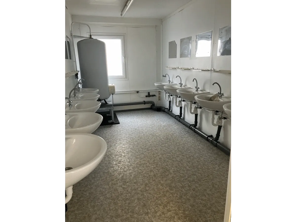 innenraum 20 fuß sanitärcontainer gebraucht mit mehreren waschbecken