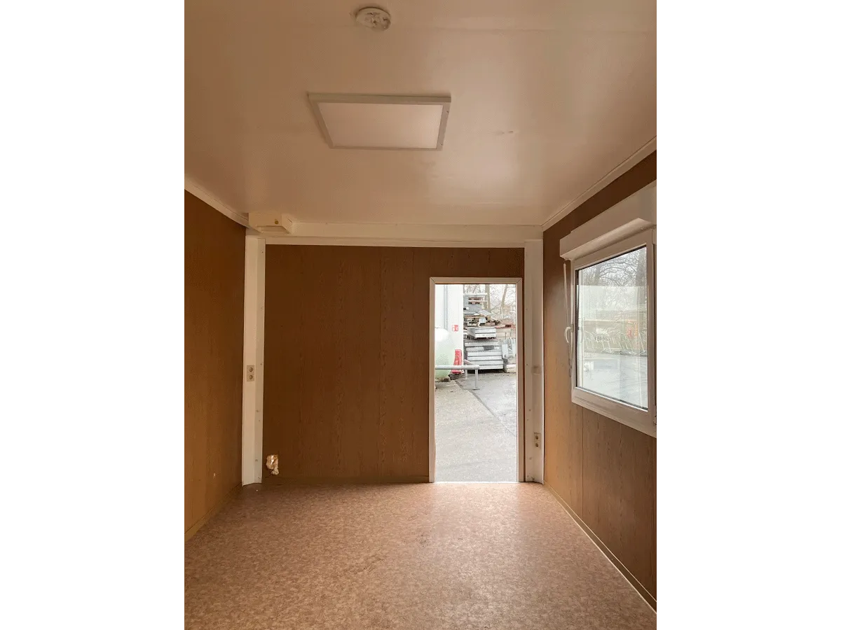 innenraum buerocontainer mit tuerdurchgang pvc boden modulcontainer buero
