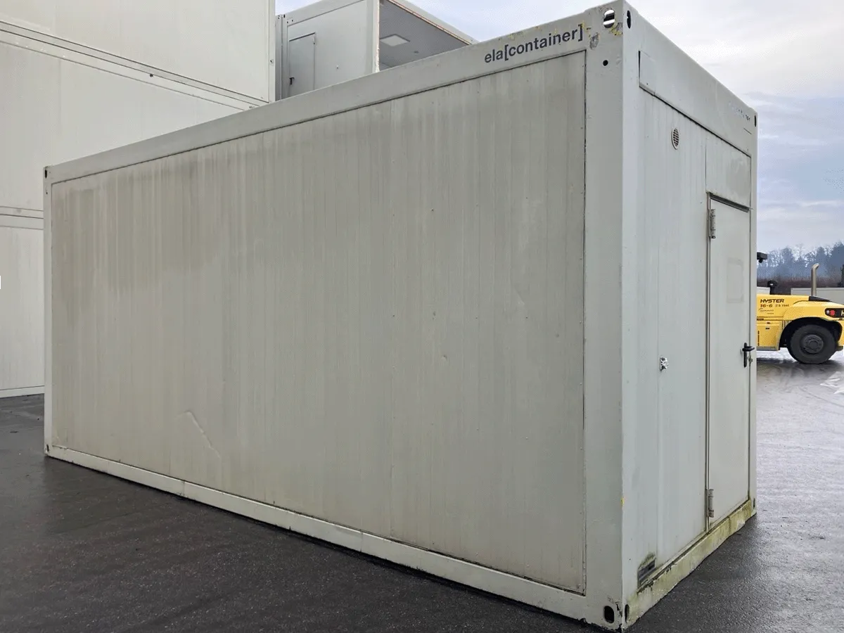 gebrauchter buerocontainer 20 fuss weiss mit eingangstuer aussenansicht modulcontainer