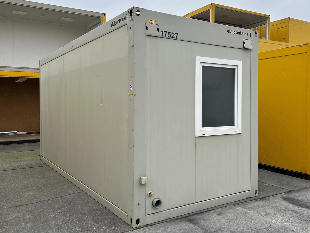 Sanitärcontainer außen grau mit Fenster (Frontansicht)