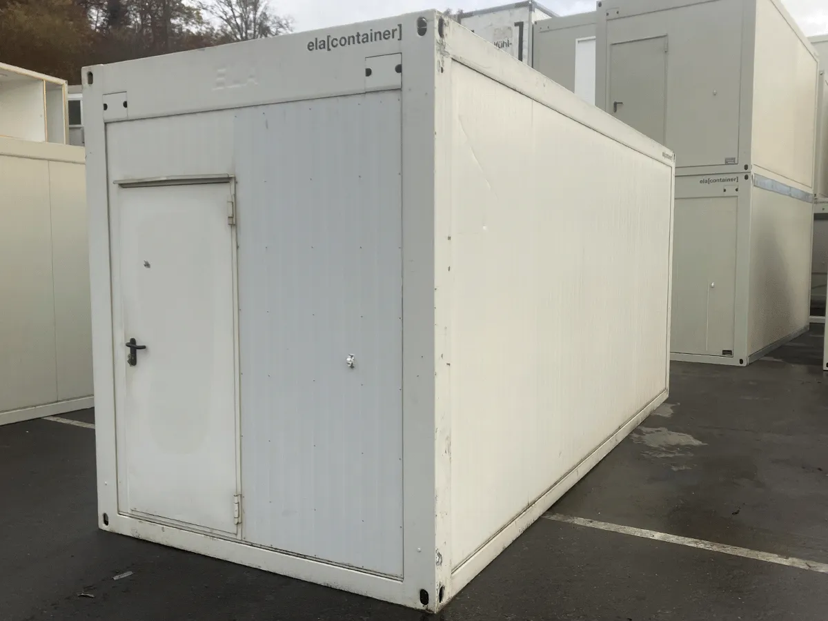 gebrauchter 20 fuß bürocontainer außenansicht mit eingangstür