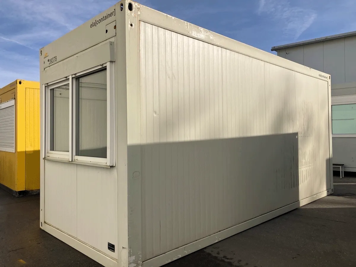 gebrauchter 20 fuß bürocontainer außenansicht mit fenster und hellem design