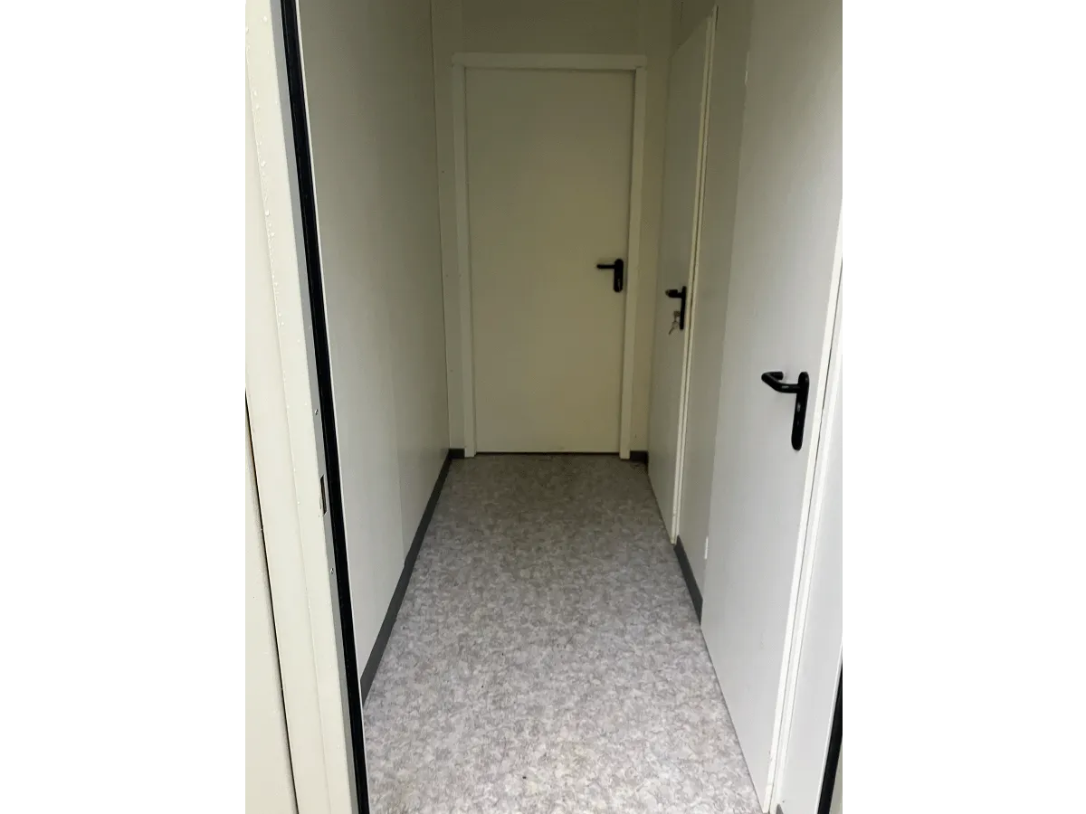 innenflur 20 fuß bürocontainer gebraucht mit mehreren räumen