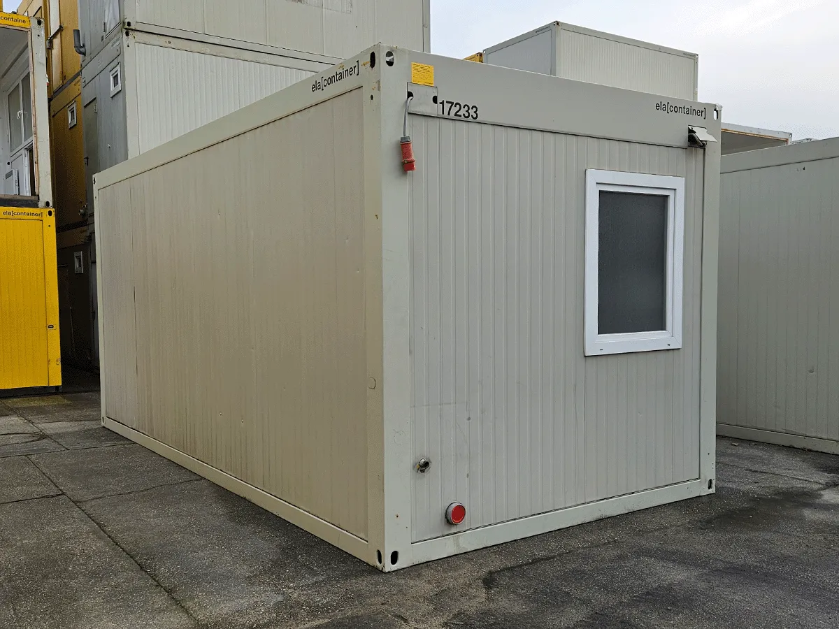 Sanitärcontainer außen grau mit Fenster (Frontansicht)