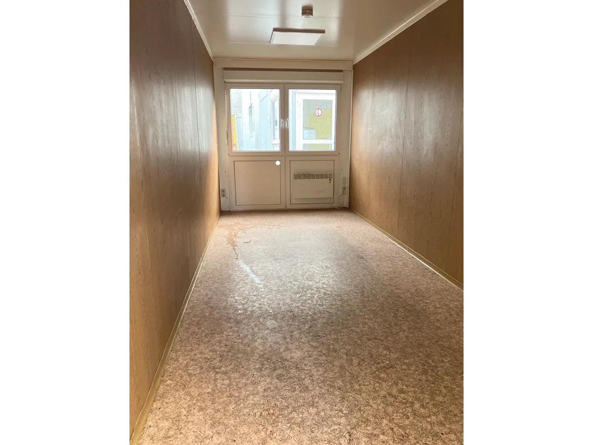 innenraum bürocontainer gebraucht mit pvc boden und fenster heizung