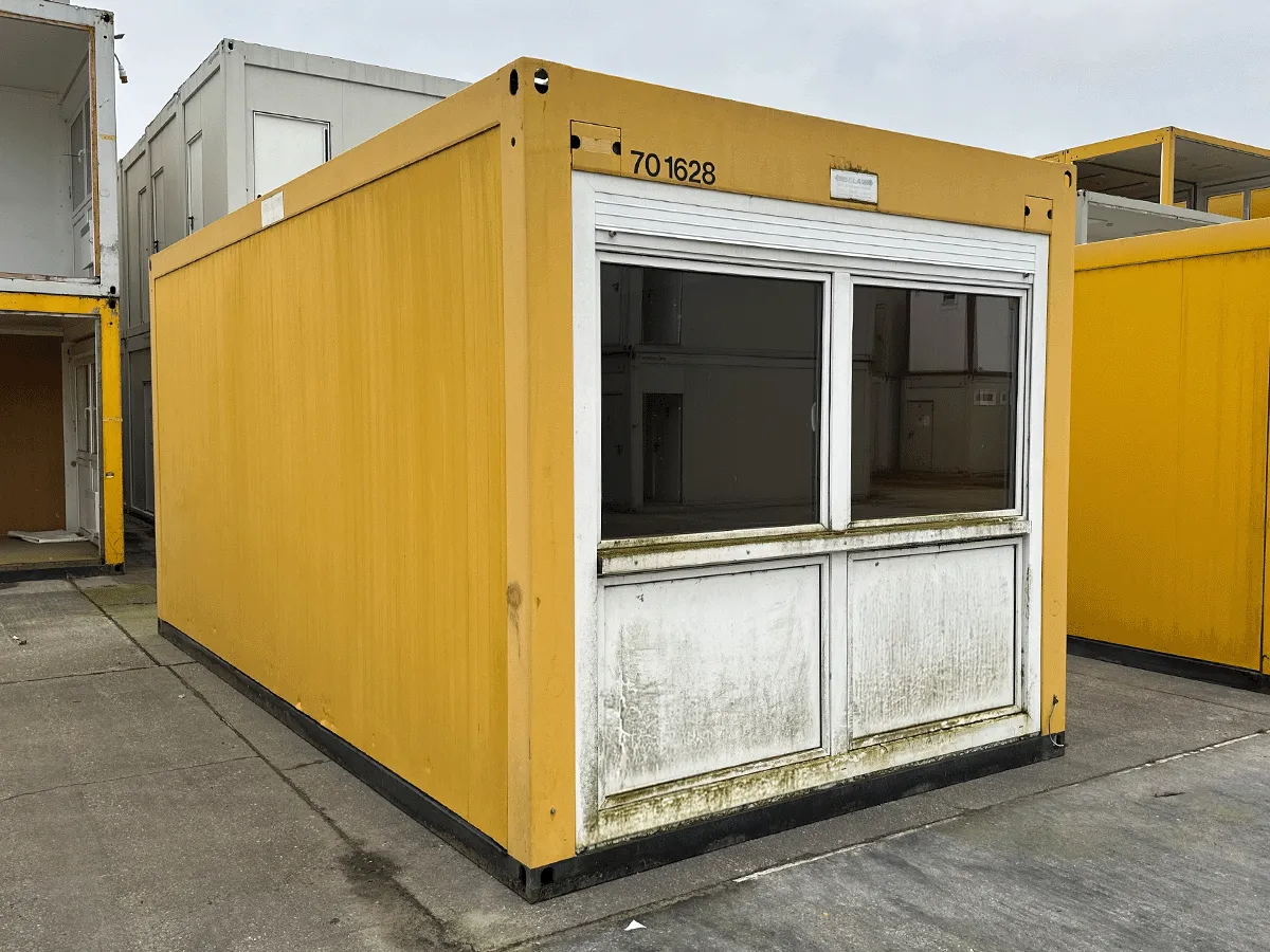 gebrauchter buerocontainer 20 fuss gelb mit fensterfront aussenansicht modulcontainer buero